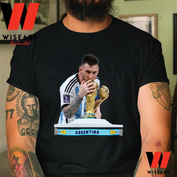 Hot Lionel Messi Kisses World Cup Trophy 2022 T Shirt